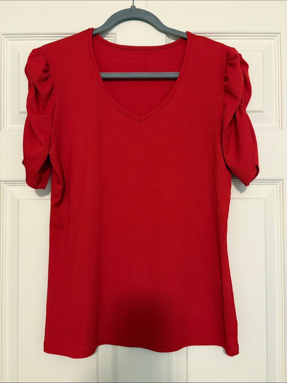 ❤️ Red V-Neck Ruched Sleeve Women's Top